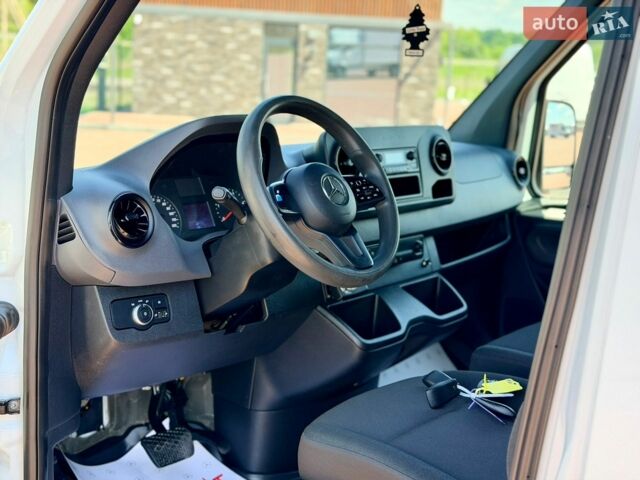 Белый Мерседес Sprinter, объемом двигателя 1.9 л и пробегом 212 тыс. км за 27860 $, фото 22 на Automoto.ua