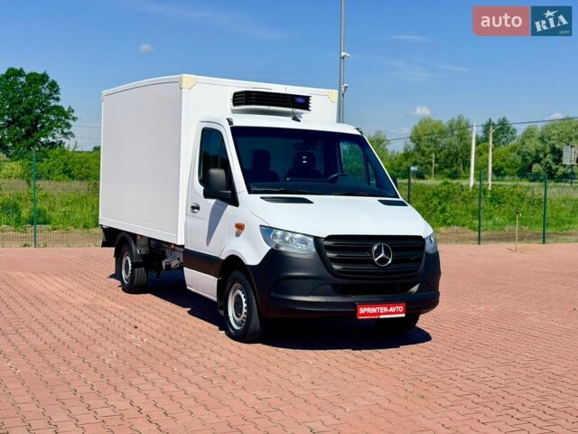 Белый Мерседес Sprinter, объемом двигателя 1.9 л и пробегом 212 тыс. км за 27860 $, фото 2 на Automoto.ua