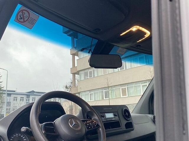 Белый Мерседес Sprinter, объемом двигателя 2.1 л и пробегом 290 тыс. км за 22900 $, фото 12 на Automoto.ua
