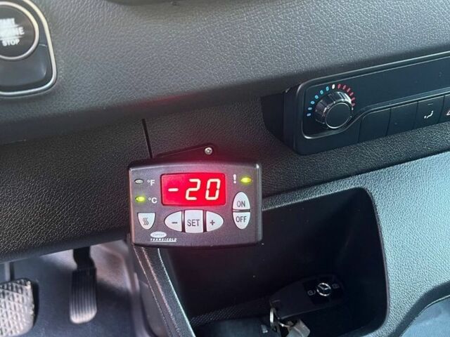 Білий Мерседес Sprinter, об'ємом двигуна 2.1 л та пробігом 276 тис. км за 23200 $, фото 8 на Automoto.ua
