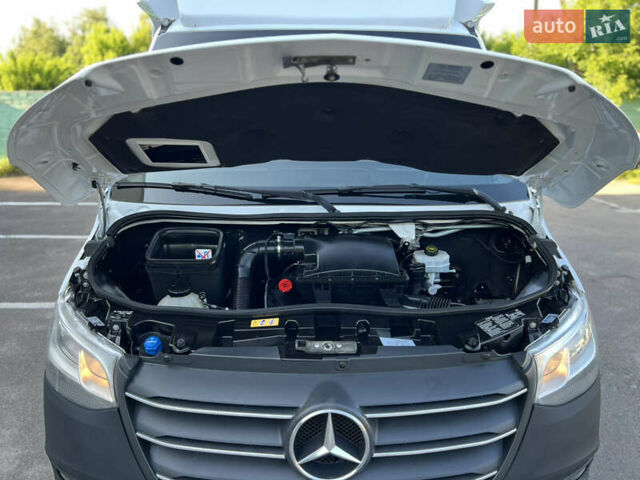 Белый Мерседес Sprinter, объемом двигателя 2.2 л и пробегом 273 тыс. км за 33500 $, фото 34 на Automoto.ua