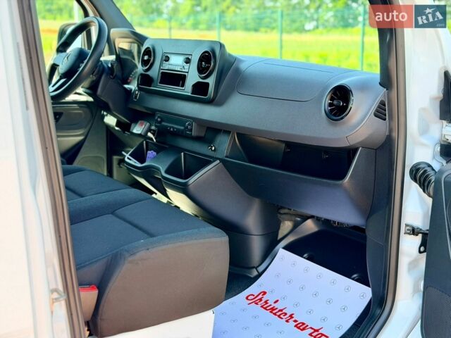 Белый Мерседес Sprinter, объемом двигателя 1.9 л и пробегом 212 тыс. км за 27860 $, фото 21 на Automoto.ua