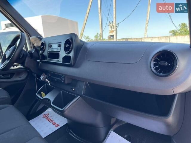 Белый Мерседес Sprinter, объемом двигателя 1.9 л и пробегом 226 тыс. км за 23850 $, фото 22 на Automoto.ua