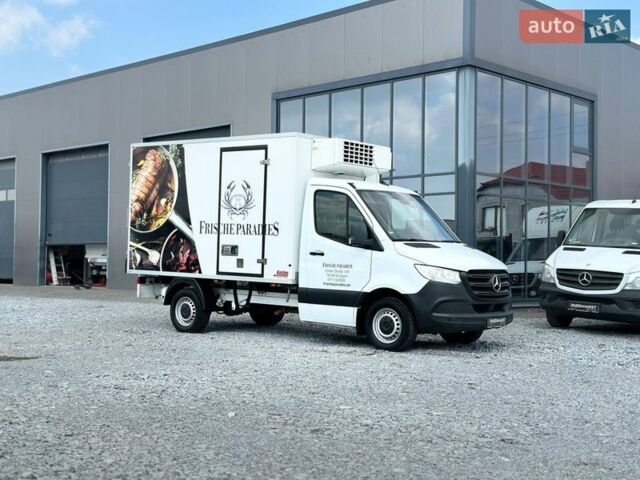 Белый Мерседес Sprinter, объемом двигателя 2.2 л и пробегом 200 тыс. км за 27900 $, фото 3 на Automoto.ua