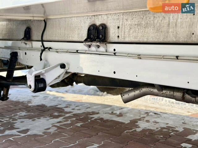 Белый Мерседес Sprinter, объемом двигателя 2 л и пробегом 242 тыс. км за 24900 $, фото 7 на Automoto.ua