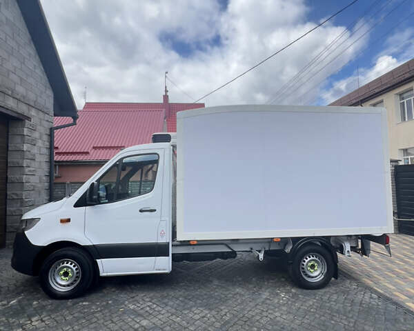 Белый Мерседес Sprinter, объемом двигателя 2.1 л и пробегом 275 тыс. км за 22500 $, фото 3 на Automoto.ua