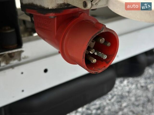 Белый Мерседес Sprinter, объемом двигателя 2.2 л и пробегом 200 тыс. км за 27900 $, фото 29 на Automoto.ua