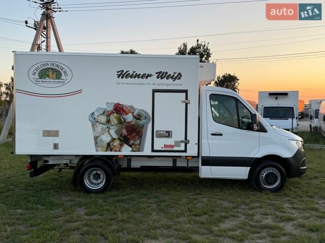 Белый Мерседес Sprinter, объемом двигателя 2.2 л и пробегом 242 тыс. км за 35900 $, фото 3 на Automoto.ua