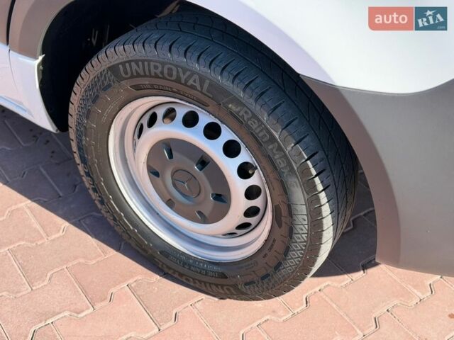 Белый Мерседес Sprinter, объемом двигателя 2.1 л и пробегом 399 тыс. км за 25500 $, фото 7 на Automoto.ua