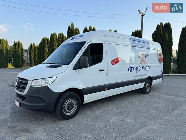 Белый Мерседес Sprinter, объемом двигателя 2.2 л и пробегом 300 тыс. км за 32500 $, фото 13 на Automoto.ua