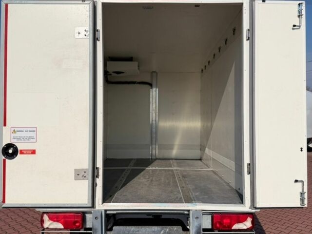 Белый Мерседес Sprinter, объемом двигателя 1.9 л и пробегом 163 тыс. км за 28300 $, фото 10 на Automoto.ua