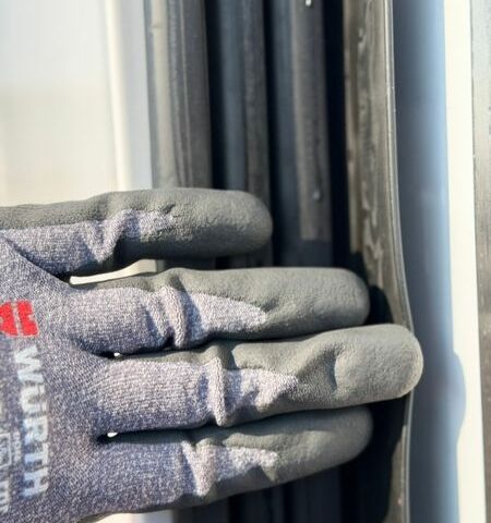 Белый Мерседес Sprinter, объемом двигателя 2.1 л и пробегом 380 тыс. км за 28300 $, фото 14 на Automoto.ua