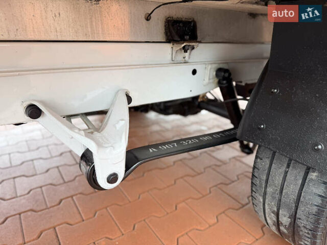 Белый Мерседес Sprinter, объемом двигателя 2.1 л и пробегом 283 тыс. км за 29300 $, фото 23 на Automoto.ua