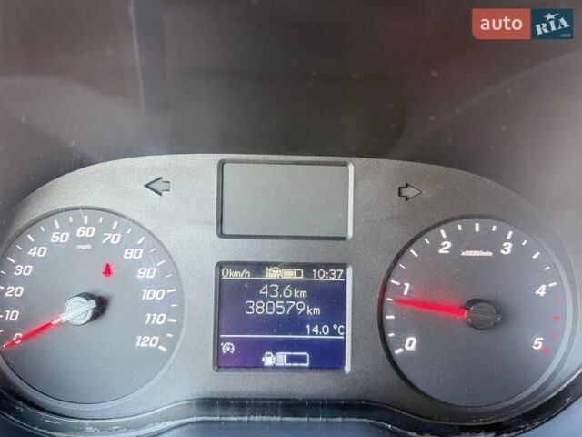 Белый Мерседес Sprinter, объемом двигателя 2.1 л и пробегом 380 тыс. км за 28300 $, фото 29 на Automoto.ua