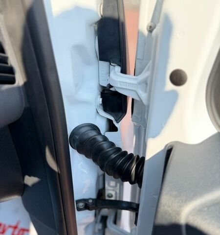 Белый Мерседес Sprinter, объемом двигателя 2.1 л и пробегом 380 тыс. км за 28300 $, фото 23 на Automoto.ua