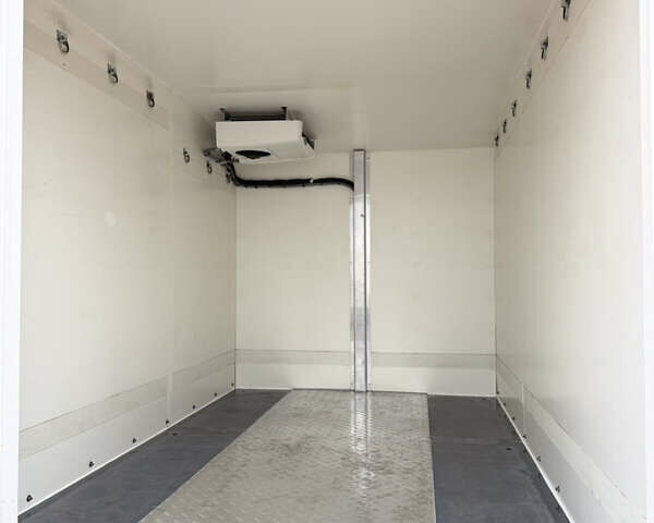 Белый Мерседес Sprinter, объемом двигателя 2 л и пробегом 223 тыс. км за 26500 $, фото 10 на Automoto.ua