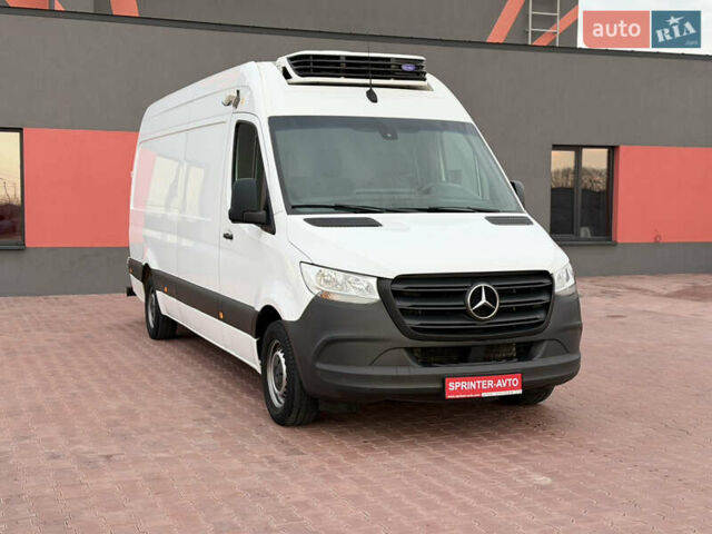 Белый Мерседес Sprinter, объемом двигателя 2 л и пробегом 342 тыс. км за 28850 $, фото 1 на Automoto.ua