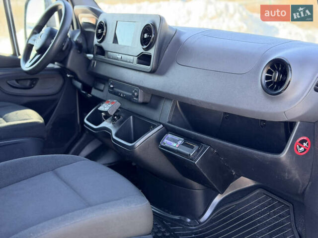 Белый Мерседес Sprinter, объемом двигателя 2.1 л и пробегом 269 тыс. км за 25500 $, фото 24 на Automoto.ua