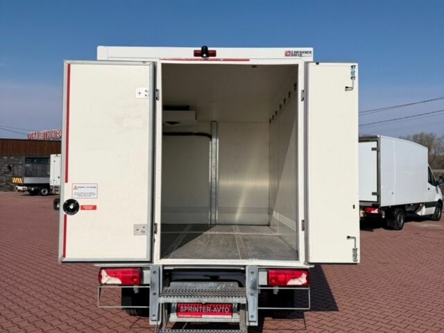 Белый Мерседес Sprinter, объемом двигателя 1.9 л и пробегом 163 тыс. км за 28300 $, фото 9 на Automoto.ua