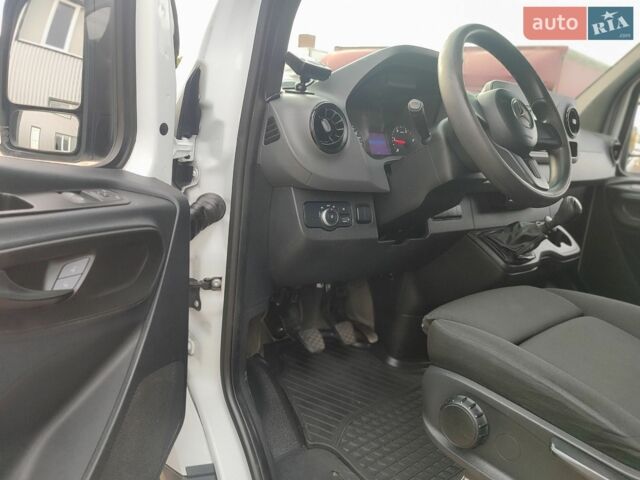 Белый Мерседес Sprinter, объемом двигателя 2 л и пробегом 378 тыс. км за 24900 $, фото 15 на Automoto.ua