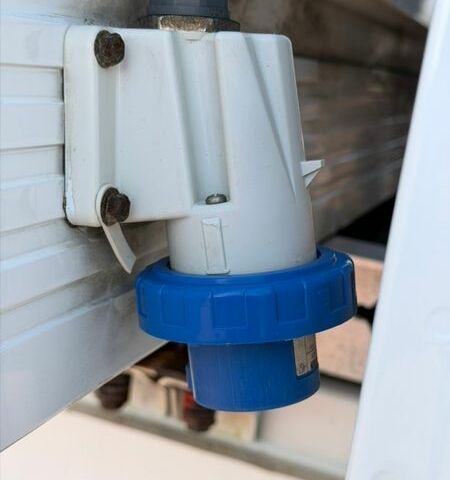 Белый Мерседес Sprinter, объемом двигателя 2.1 л и пробегом 380 тыс. км за 28300 $, фото 22 на Automoto.ua