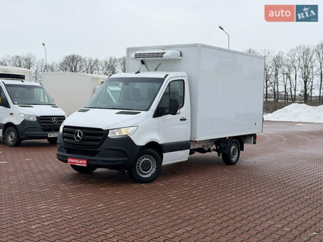 Белый Мерседес Sprinter, объемом двигателя 2.1 л и пробегом 246 тыс. км за 28850 $, фото 2 на Automoto.ua