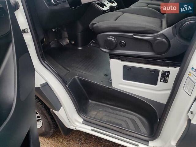 Білий Мерседес Sprinter, об'ємом двигуна 2.1 л та пробігом 300 тис. км за 29300 $, фото 17 на Automoto.ua