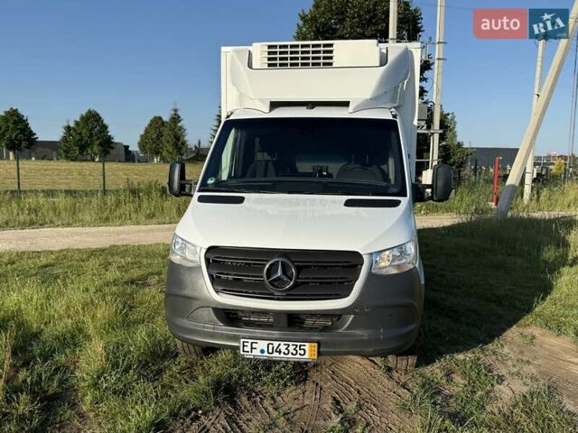 Белый Мерседес Sprinter, объемом двигателя 2.2 л и пробегом 209 тыс. км за 30650 $, фото 3 на Automoto.ua