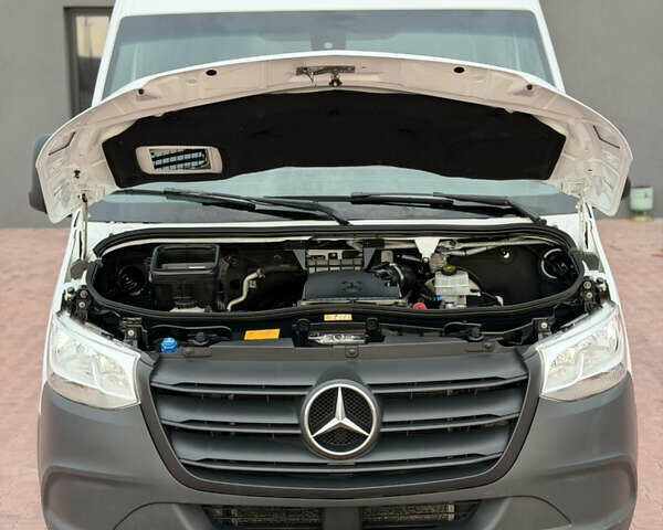 Белый Мерседес Sprinter, объемом двигателя 2 л и пробегом 342 тыс. км за 28850 $, фото 17 на Automoto.ua