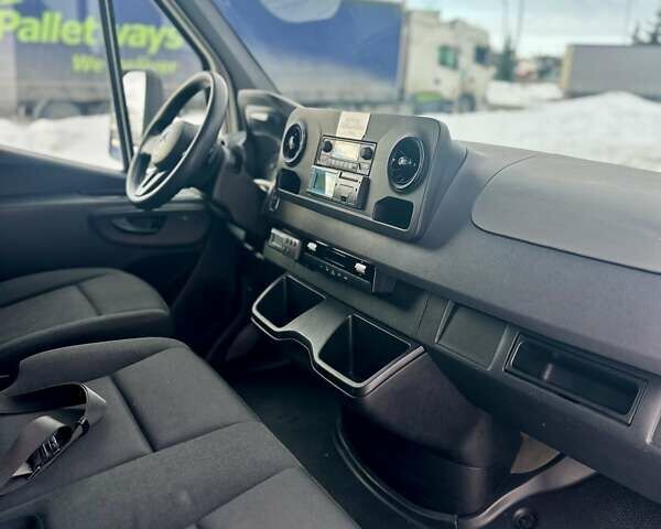 Белый Мерседес Sprinter, объемом двигателя 2.2 л и пробегом 111 тыс. км за 32950 $, фото 30 на Automoto.ua
