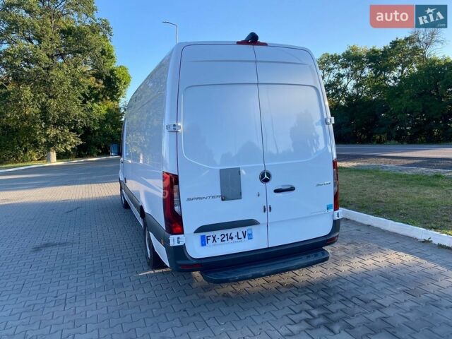 Белый Мерседес Sprinter, объемом двигателя 2 л и пробегом 268 тыс. км за 29800 $, фото 5 на Automoto.ua