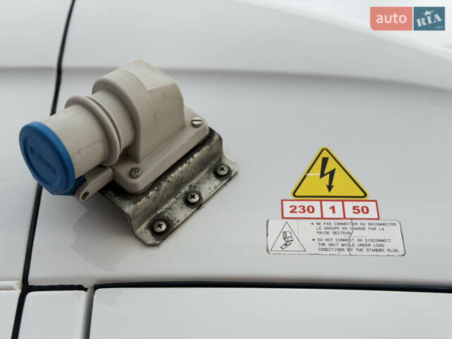 Белый Мерседес Sprinter, объемом двигателя 2 л и пробегом 342 тыс. км за 28850 $, фото 16 на Automoto.ua