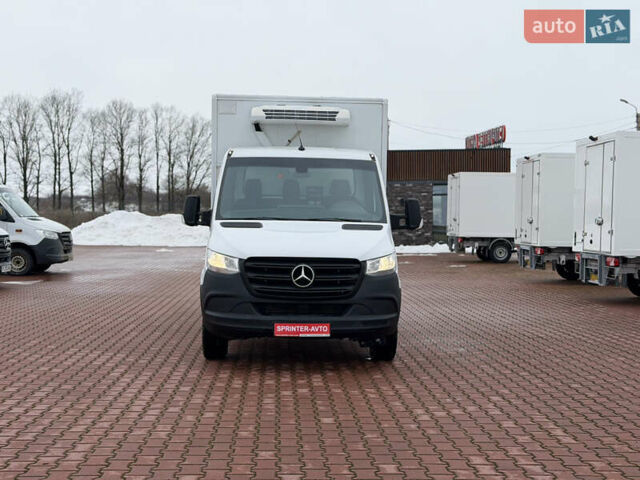 Белый Мерседес Sprinter, объемом двигателя 2.1 л и пробегом 246 тыс. км за 28850 $, фото 4 на Automoto.ua