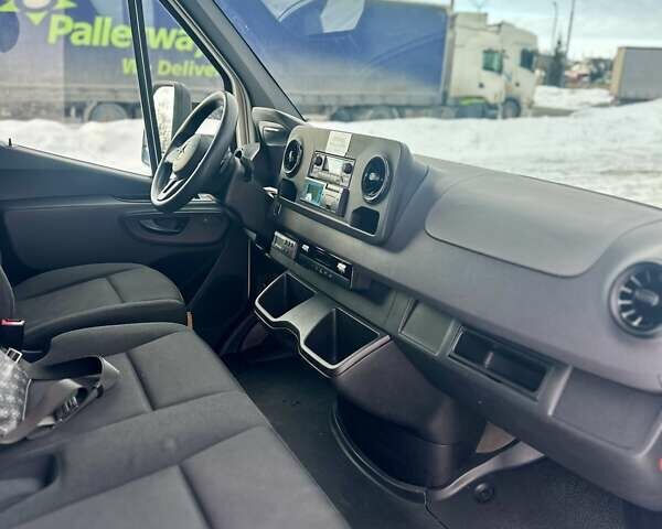Белый Мерседес Sprinter, объемом двигателя 2.2 л и пробегом 111 тыс. км за 32950 $, фото 29 на Automoto.ua