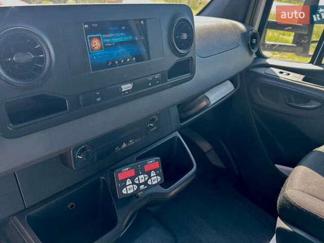 Белый Мерседес Sprinter, объемом двигателя 2.2 л и пробегом 225 тыс. км за 26165 $, фото 13 на Automoto.ua