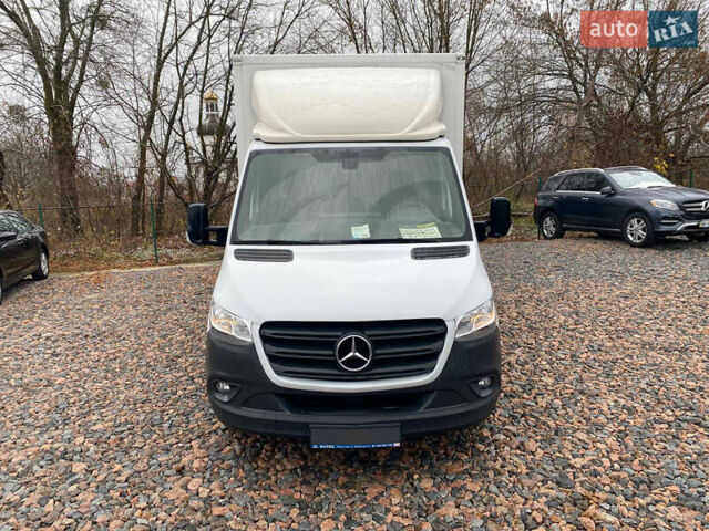 Белый Мерседес Sprinter, объемом двигателя 2.2 л и пробегом 211 тыс. км за 27000 $, фото 1 на Automoto.ua