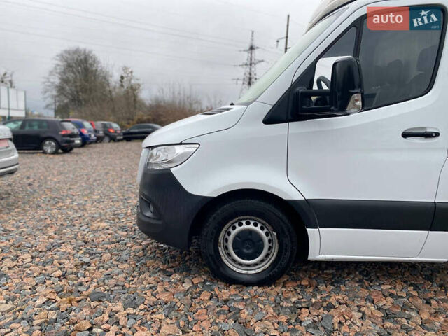 Белый Мерседес Sprinter, объемом двигателя 2.2 л и пробегом 211 тыс. км за 27000 $, фото 4 на Automoto.ua