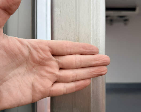 Белый Мерседес Sprinter, объемом двигателя 2.1 л и пробегом 283 тыс. км за 29300 $, фото 22 на Automoto.ua