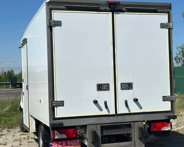 Белый Мерседес Sprinter, объемом двигателя 2.2 л и пробегом 225 тыс. км за 26165 $, фото 15 на Automoto.ua