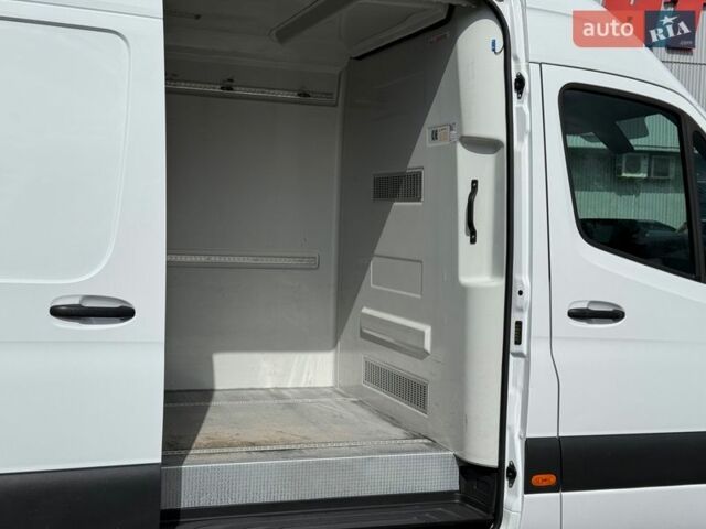 Белый Мерседес Sprinter, объемом двигателя 2 л и пробегом 351 тыс. км за 23800 $, фото 24 на Automoto.ua