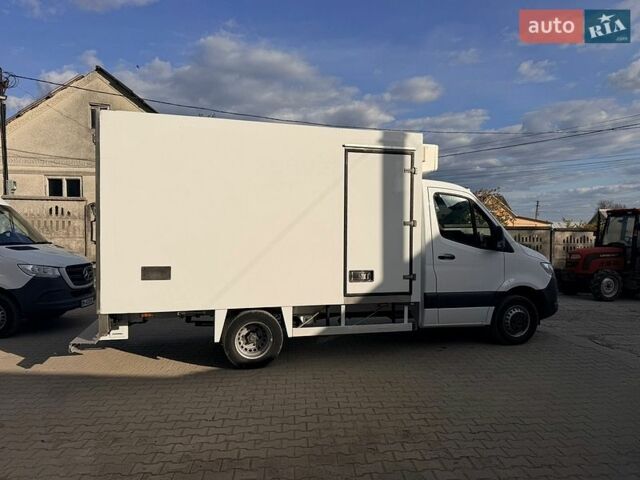 Белый Мерседес Sprinter, объемом двигателя 2.2 л и пробегом 299 тыс. км за 31809 $, фото 4 на Automoto.ua