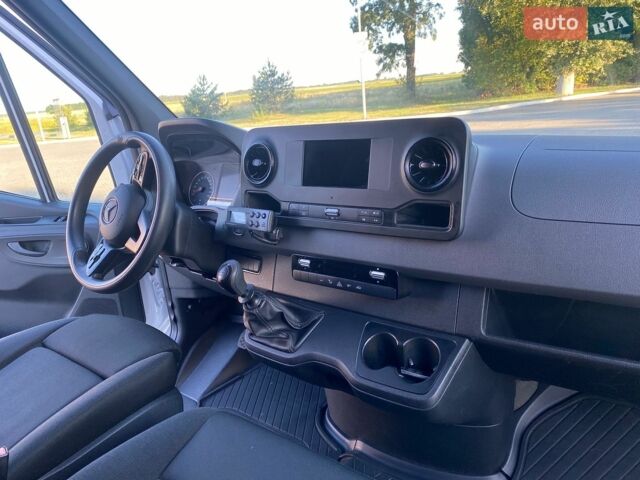 Белый Мерседес Sprinter, объемом двигателя 2 л и пробегом 268 тыс. км за 29800 $, фото 23 на Automoto.ua