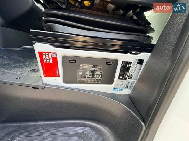 Белый Мерседес Sprinter, объемом двигателя 2.2 л и пробегом 299 тыс. км за 31809 $, фото 20 на Automoto.ua
