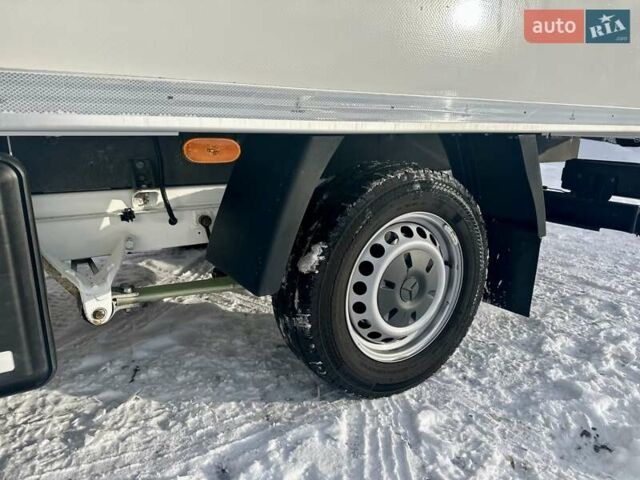 Белый Мерседес Sprinter, объемом двигателя 2.2 л и пробегом 111 тыс. км за 32950 $, фото 9 на Automoto.ua