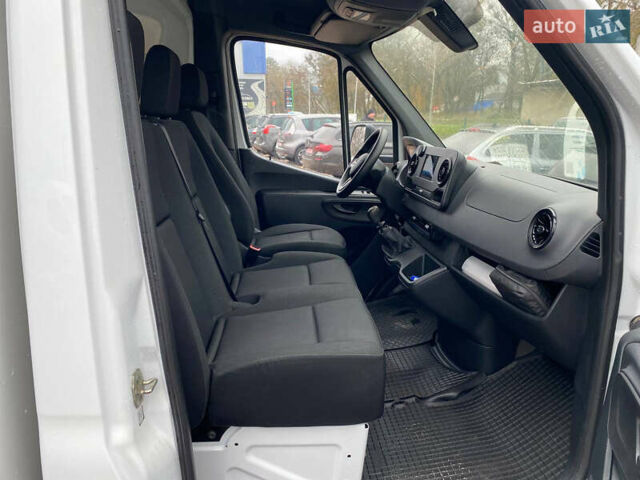 Белый Мерседес Sprinter, объемом двигателя 2.2 л и пробегом 211 тыс. км за 27000 $, фото 20 на Automoto.ua