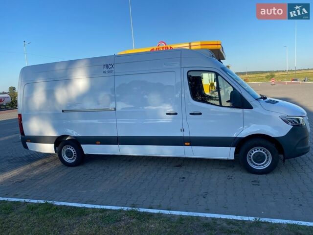 Белый Мерседес Sprinter, объемом двигателя 2 л и пробегом 268 тыс. км за 29800 $, фото 2 на Automoto.ua