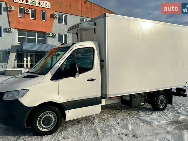 Белый Мерседес Sprinter, объемом двигателя 2.2 л и пробегом 111 тыс. км за 32950 $, фото 3 на Automoto.ua