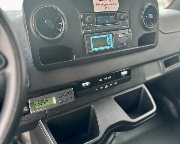 Белый Мерседес Sprinter, объемом двигателя 2.2 л и пробегом 111 тыс. км за 32950 $, фото 41 на Automoto.ua