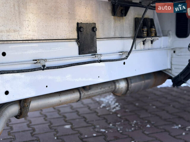 Белый Мерседес Sprinter, объемом двигателя 2.1 л и пробегом 269 тыс. км за 25500 $, фото 14 на Automoto.ua