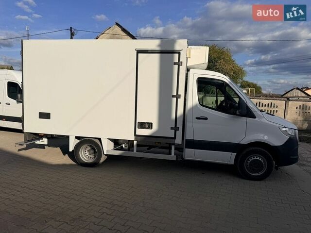 Белый Мерседес Sprinter, объемом двигателя 2.2 л и пробегом 299 тыс. км за 31809 $, фото 5 на Automoto.ua